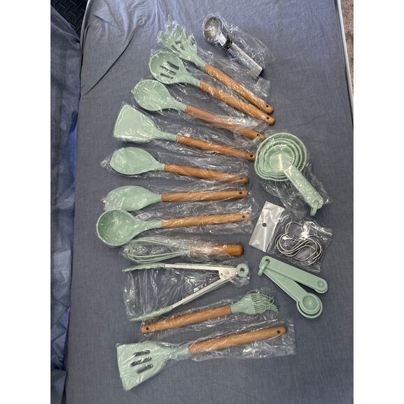 NEW 28 Piece Kitchen Utensil Set with Wooden Handles- Teal Green - Picture 1 of 1